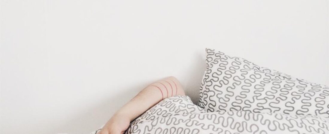 Best Sleep Earbuds for Side Sleepers: Comfort, Battery, and Buyer Signals