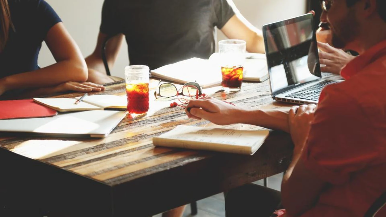 AI Meeting Note Taker Buying Guide: Privacy, Accuracy, Search, and Consent