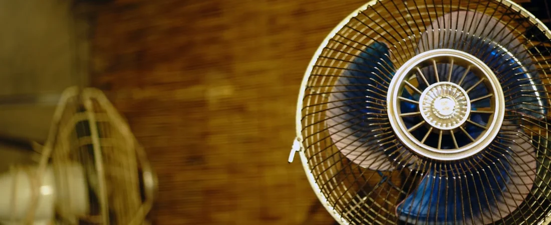 White Noise Machine vs Fan for Sleep: Which Better Masks Household Noise?