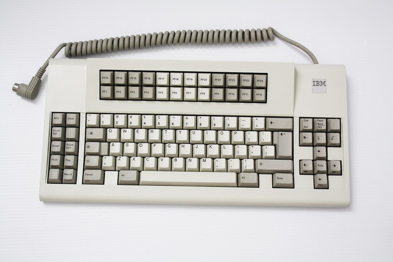 Silent Mechanical Keyboard vs Membrane: Which Is Quieter for an Office?